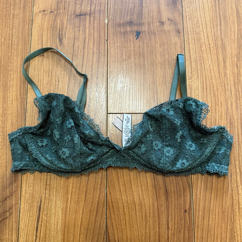 VS Bralette size MEDIUM